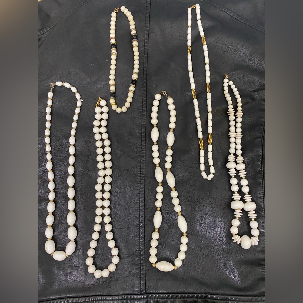 Vintage Necklaces & Beads Lot